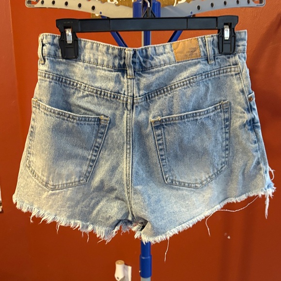 Love Tree Distressed Cut Off Women Shorts - Picture 2 of 4